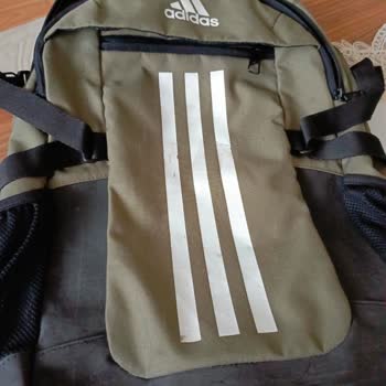Adidas Markalı Okul Çantası Sorunu