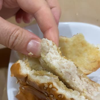 Packet Burger Tavuk İçinden Çıkan Kıl