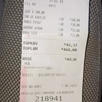 Köfteci Yusuf Çiğ Yemek Servis Ediliyor