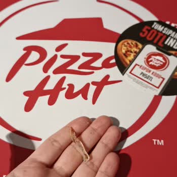 Pizza Hut Markasında Yanık Plastik