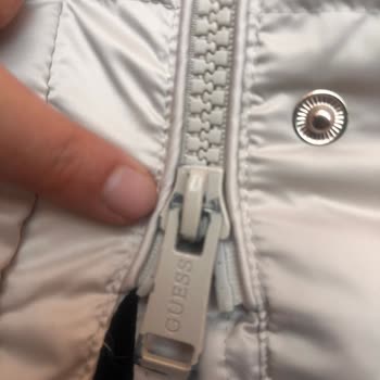 Guess Mağazası Küçük Hesaplar