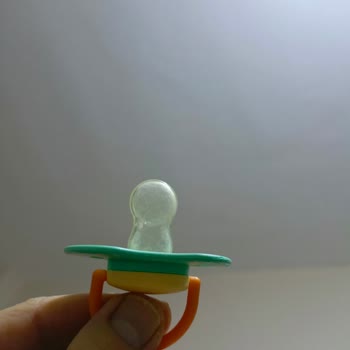 Wee Baby Wee, Baby Emziğin İçinde Kıl Var Ve İçi Kirli