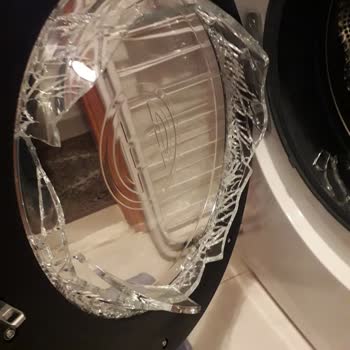 Bosch Çamaşır Makinesi İç Cam Patladı