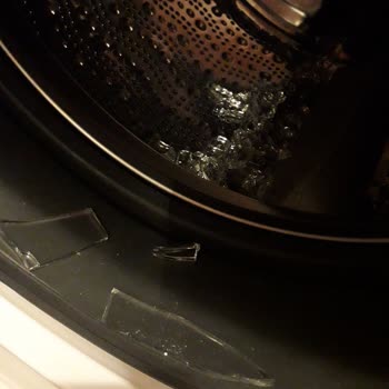 Bosch Çamaşır Makinesi İç Cam Patladı