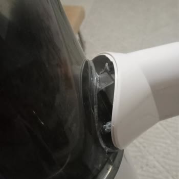 Altus A617 Dikey Şarjlı Süpürge Haznesi Kırıldı