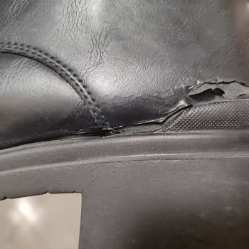 Polaris FLO'dan Aldığım Bot Ayağımda Parçalandı