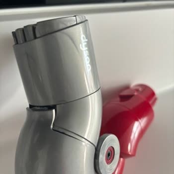 3 Ay Geçmeden Kırılan Dyson V12 Aparatı