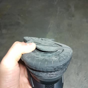 Adidas Ayakkabı Üretim Hatası
