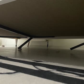 Gündoğdu Mobilya Yeni Alınan Yatak Odası Takımının Ayakları Kırıldı