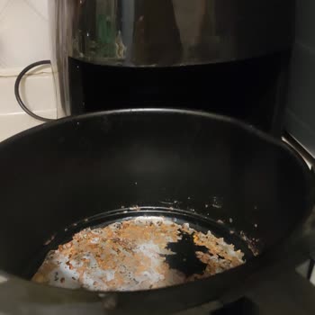 Kiwi Home Kiwi 5535 Airfryer İçi Komple Paslandı