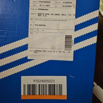 Adidas Ayakkabıda Geçmeyen Gıcırdama Sesi