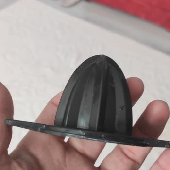 Sinbo Sj3145 Alt Sıkma Topu Kırıldı