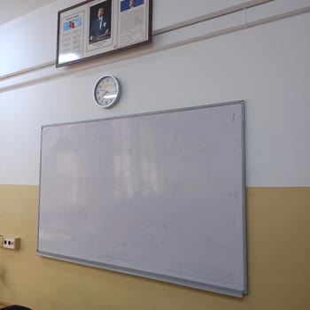 Esenyurt Anadolu Lisesi Gelmeseydim Keşke