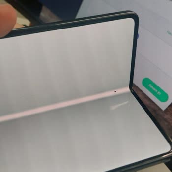 Samsung Galaxy Fold 4 İç Ekran Pixel Hatası