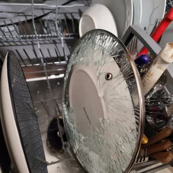 Korkmaz Cam Kapak Bulaşık Makinesinde Parçalandı, Kapak Kasnağı Su Sızdırıyor