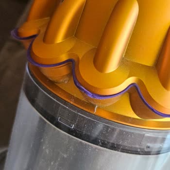 Dyson V15 Lastik Sorunu Ve Yardımcı Olmayan Dyson Teknik Ekibi