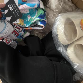 Bershka Ayrı Kargolar, Aynı Kargo Ve Kutu İçerisinde