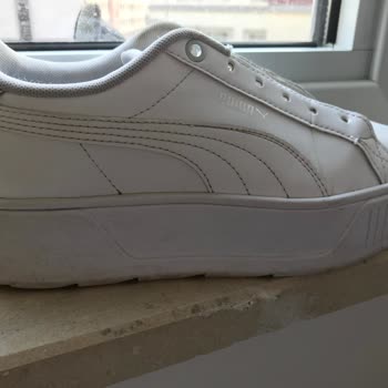 Puma Kadın Sneaker Ayakkabının Delinmesi