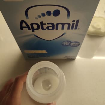 Aptamil Conformil Mamadan Siyah Bir Madde Çıktı