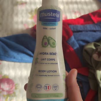 Mustela Nemlendirici Sürdükten Sonra Kızarıklık
