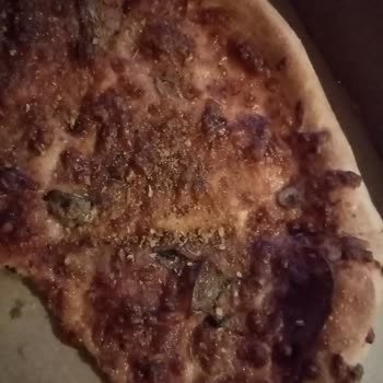 Pizza Hut Eve Serviste Karton Gibi Kurumuş Pizza Yolluyor