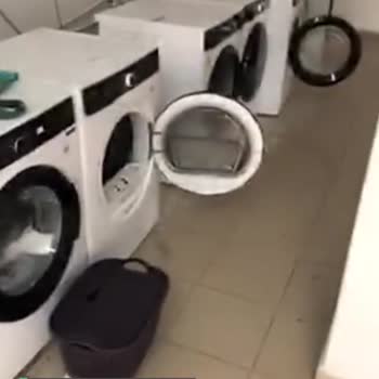 Urla KYK Kız Yurdu Çamaşır Makineleri Bozuk!