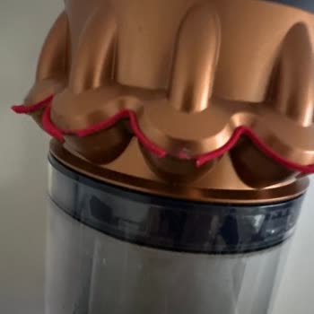 Dyson Süpürgemin Yumuşak Kısımlarında Atmalar Oldu