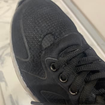 Hummel Mağazasından Aldığım Ayakkabı Bir Ayda Yırtıldı Ve Açıldı