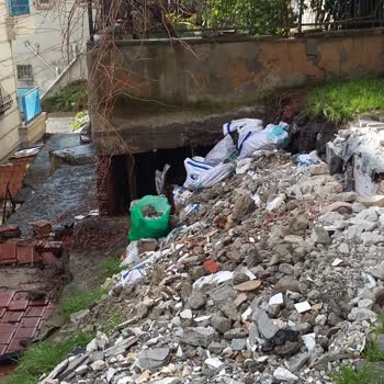 Ataşehir Belediyesi Önümdeki Binanın Yapımı Müteahhidin Bahçe Duvarımı Ve Bahçemi Yıkması