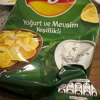 Lays Cipsinin İçinden Böcek