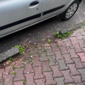 Şişli Belediyesi Kaldırım İnişi Araba Park Engeli