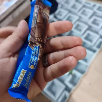 Ülker Fındık Krokanlı Ve Pirinç Patlaklı Çikolata
