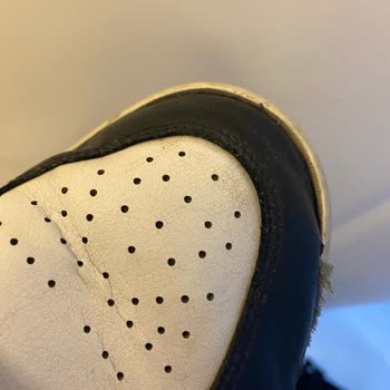 Nike Air Jordan İlk Aydan Taban Ayrılması