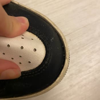 Nike Air Jordan İlk Aydan Taban Ayrılması