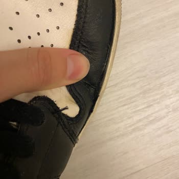 Nike Air Jordan İlk Aydan Taban Ayrılması