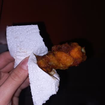 Tüyü Üzerinde Duran TAVUK (ERPİLİÇ)