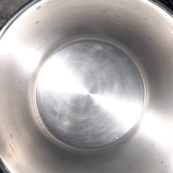 Fissler Tabanında Soyulmalar Oluştu