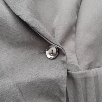 Tuba Mutioğlu Dikiş Hatalı Ürüne Değişim İçin Kargo Ücreti İstiyor