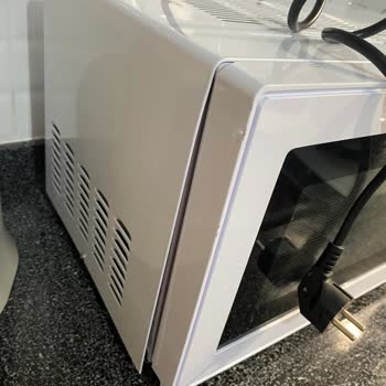 Arçelik Mikrodalgamın Vidasını Bile Takmamışlar