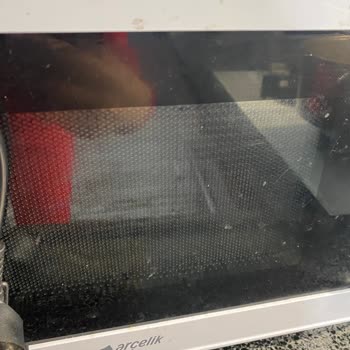 Arçelik Mikrodalgamın Vidasını Bile Takmamışlar