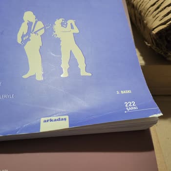 D&R. Dan Kusurlu Kırışık Kitap Gönderimi