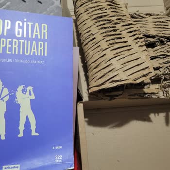 D&R. Dan Kusurlu Kırışık Kitap Gönderimi