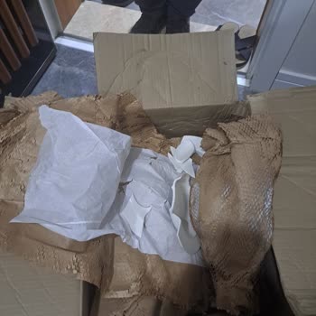 IKEA 2 Defa Kırık Gelen Kargo