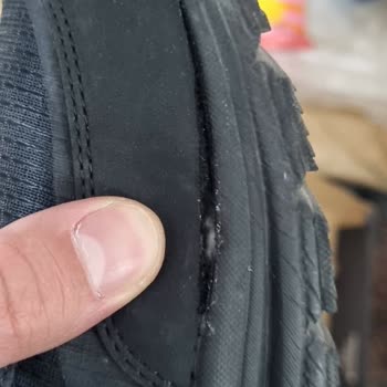 Skechers Kalitesiz Materyal Kullanımı Ve Garanti Kapsamına Girmemesi