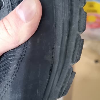 Skechers Kalitesiz Materyal Kullanımı Ve Garanti Kapsamına Girmemesi