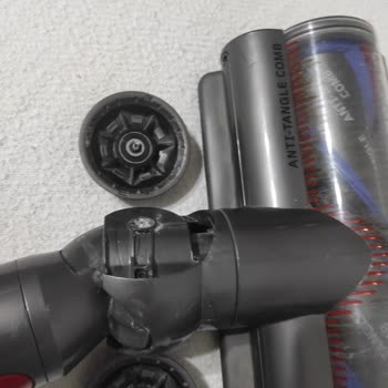 Dyson V15 Kırılan Başlık Ve 40 Gündür Gelmeyen Ürün.