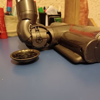 Dyson Fırça Tekerleği Kırıldı