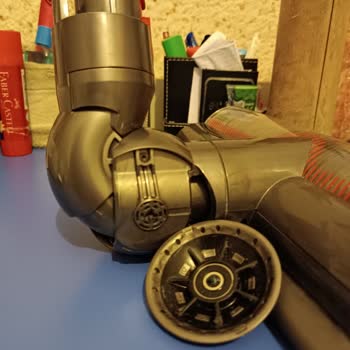 Dyson Fırça Tekerleği Kırıldı