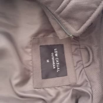 LCW'dan Aldığımız Ceket İki Haftada Tüylendi