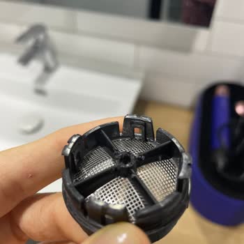 Dyson Airwrap Dön Başlığı Sürekli Yerinden Çıkıyor